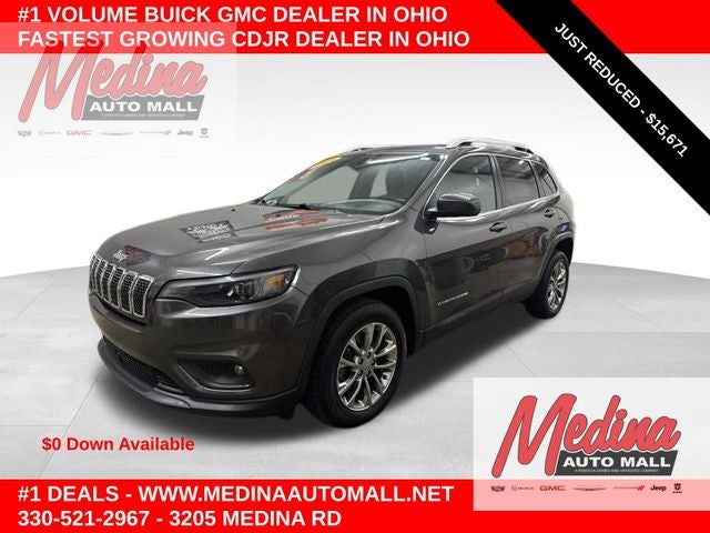 2021 Jeep Cherokee Latitude Lux in Crystal Metallic — front three-quarter view